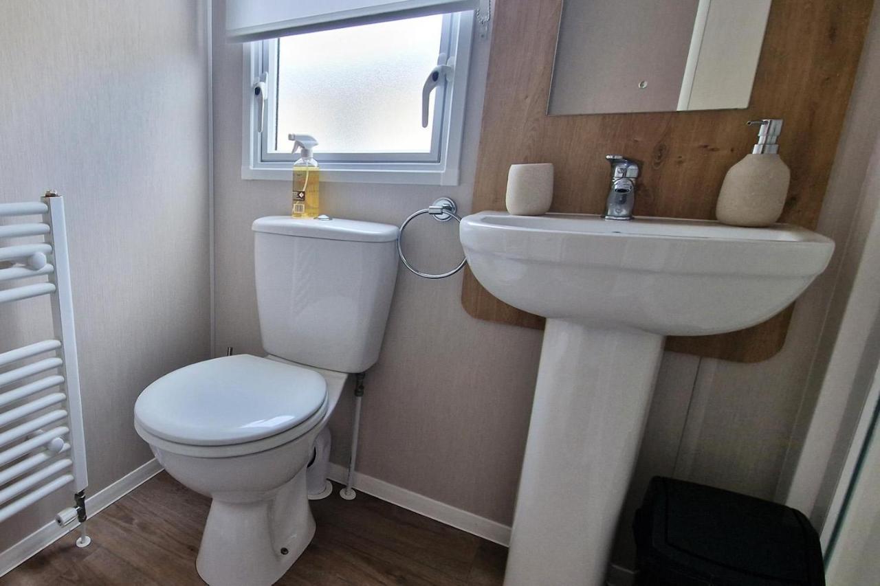 Lovely Caravan Nearby The Beach In Hunstanton, Norfolk Ref 23071C Hotel Exterior photo
