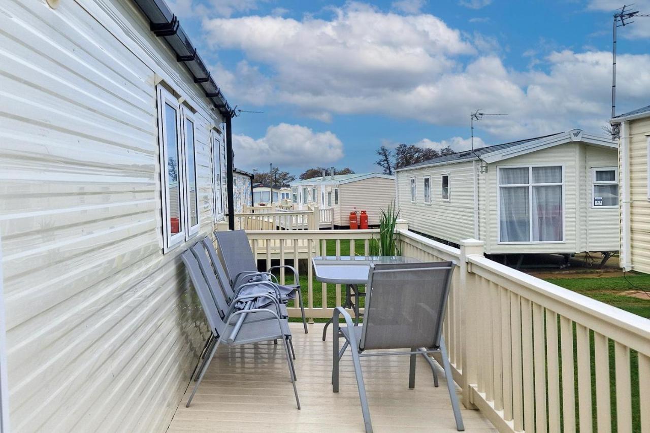 Lovely Caravan Nearby The Beach In Hunstanton, Norfolk Ref 23071C Hotel Exterior photo
